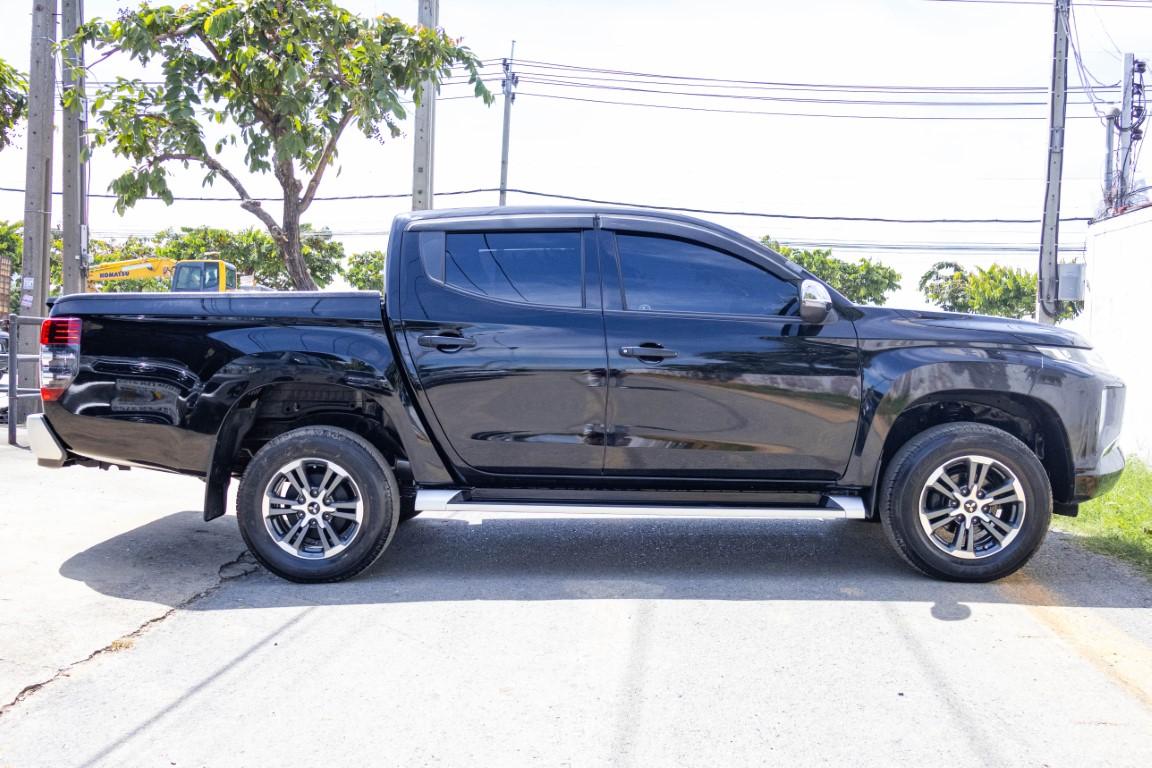 Mitsubishi Triton Doublecab 2.4 GLS Plus M/T 2021 *LK0522*